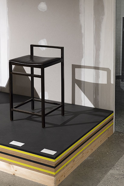 Tabouret jules Wabbes. Exposition SPACES - Interior design evolution. Commissaire: Benjamin Stoz